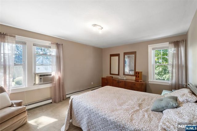 15 Linda Vista Avenue, North Haledon, NJ 07508