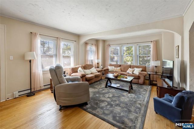 15 Linda Vista Avenue, North Haledon, NJ 07508