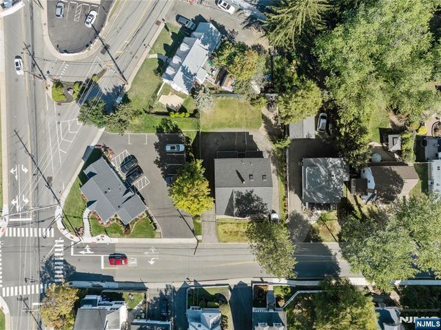 15 Linda Vista Avenue, North Haledon, NJ 07508