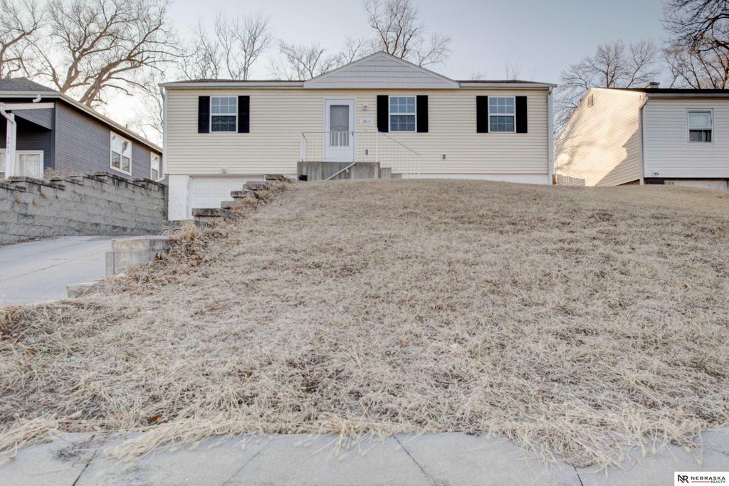 3866 N 65th Street, Omaha, NE 68104