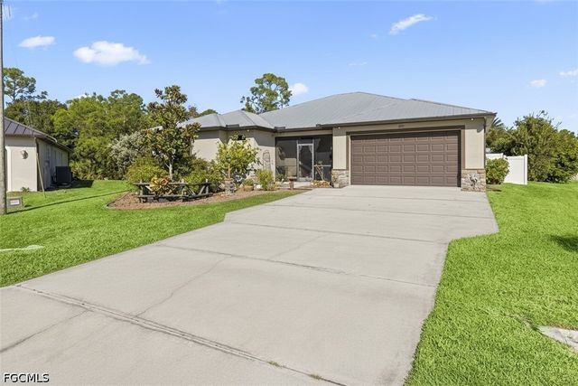 6711 Matt Pledger CT, North Fort Myers, FL 33917
