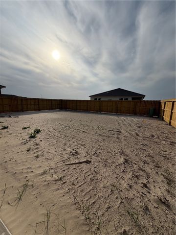 2405 Reyhans Way Dr, Corpus Christi, TX 78418