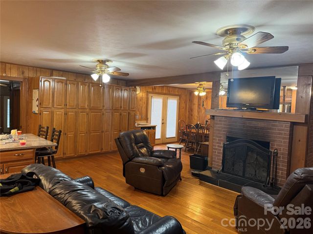 277 & 275 Hilltop Street, Hudson, NC 28638