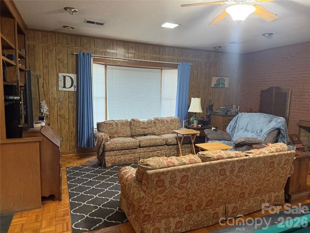 277 & 275 Hilltop Street, Hudson, NC 28638