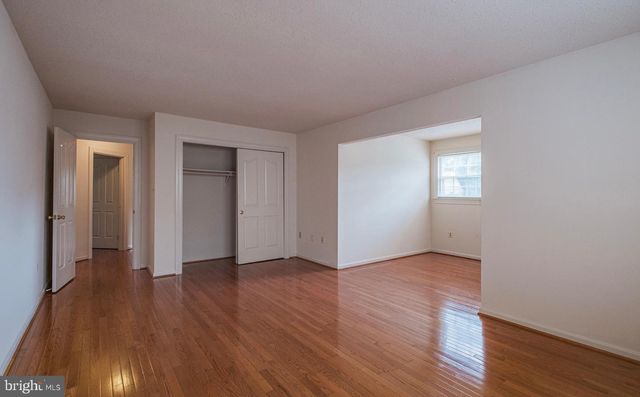 14342 BROOKMERE DR, Centreville, VA 20120