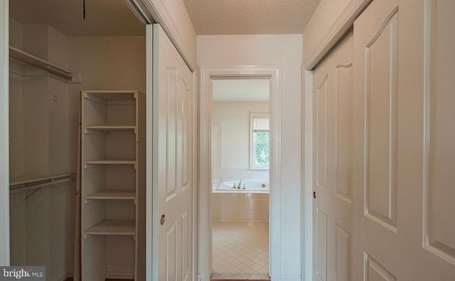 14342 BROOKMERE DR, Centreville, VA 20120