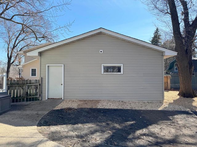 8032 Sunnyside Road, Mounds View, MN 55112