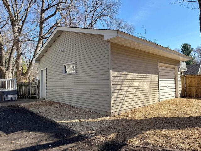 8032 Sunnyside Road, Mounds View, MN 55112