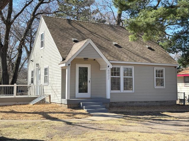 8032 Sunnyside Road, Mounds View, MN 55112