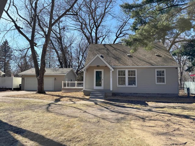 8032 Sunnyside Road, Mounds View, MN 55112