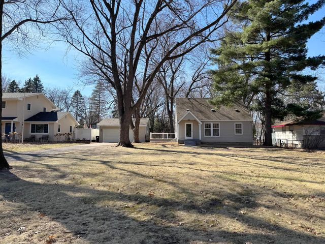 8032 Sunnyside Road, Mounds View, MN 55112