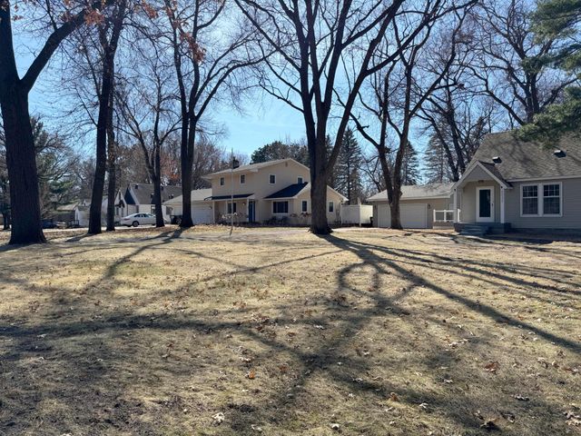 8032 Sunnyside Road, Mounds View, MN 55112