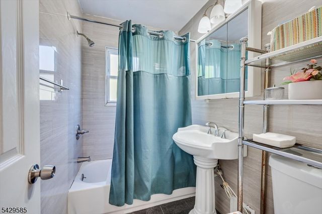 174 Runyon Ave, Franklin Twp., NJ 08873