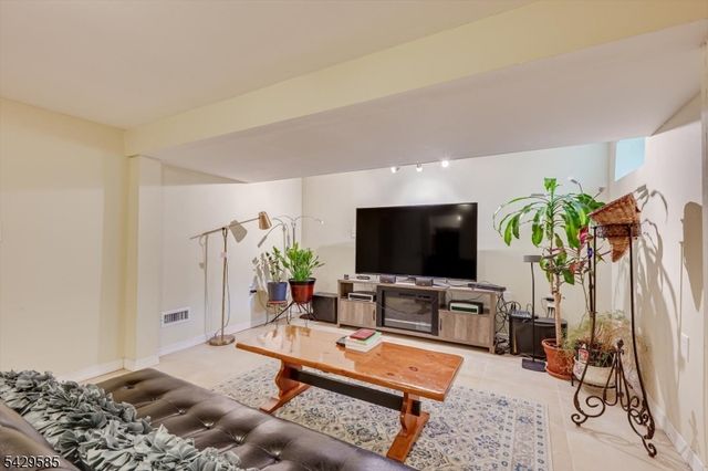 174 Runyon Ave, Franklin Twp., NJ 08873