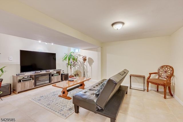 174 Runyon Ave, Franklin Twp., NJ 08873