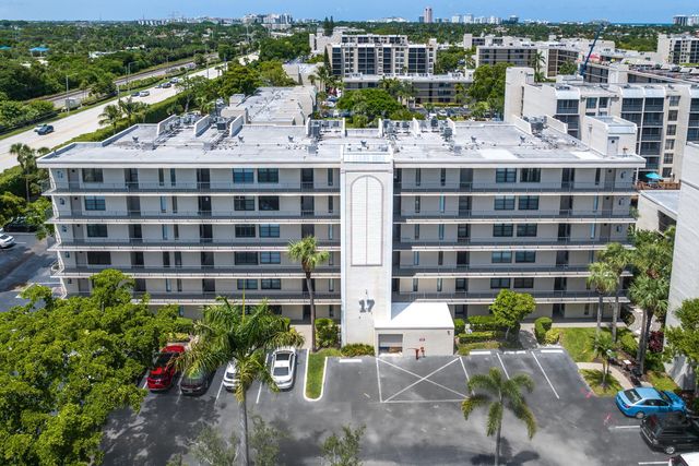 17 ROYAL PALM Way 6060, Boca Raton, FL 33432