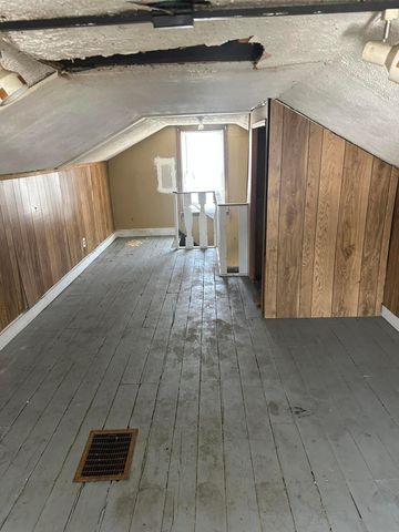 1988 E 5th Avenue, Columbus, OH 43219