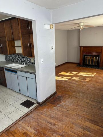 1988 E 5th Avenue, Columbus, OH 43219