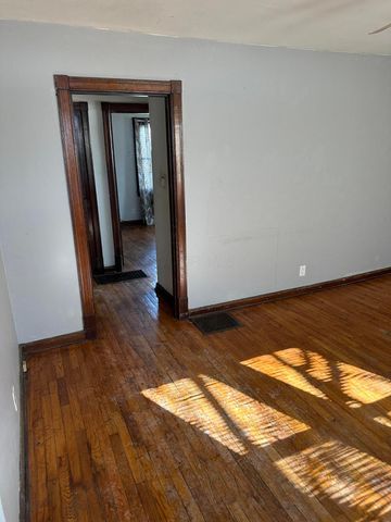 1988 E 5th Avenue, Columbus, OH 43219