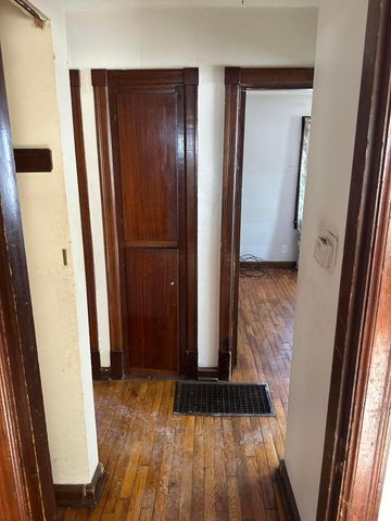 1988 E 5th Avenue, Columbus, OH 43219