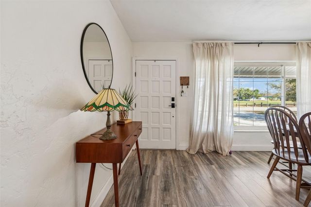 10224 N OAKLEAF AVENUE, Tampa, FL 33612