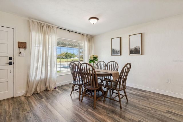 10224 N OAKLEAF AVENUE, Tampa, FL 33612