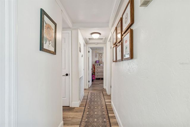 10224 N OAKLEAF AVENUE, Tampa, FL 33612