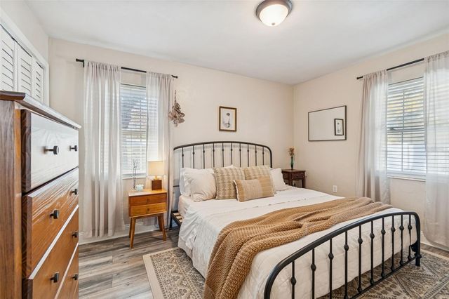 10224 N OAKLEAF AVENUE, Tampa, FL 33612