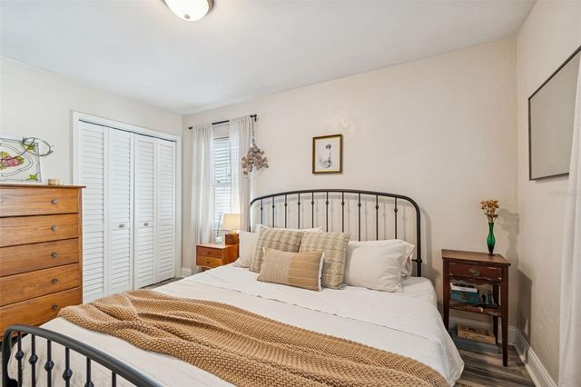 10224 N OAKLEAF AVENUE, Tampa, FL 33612