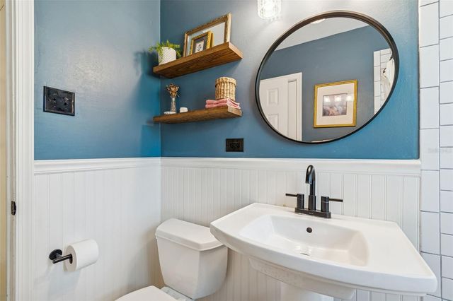 10224 N OAKLEAF AVENUE, Tampa, FL 33612