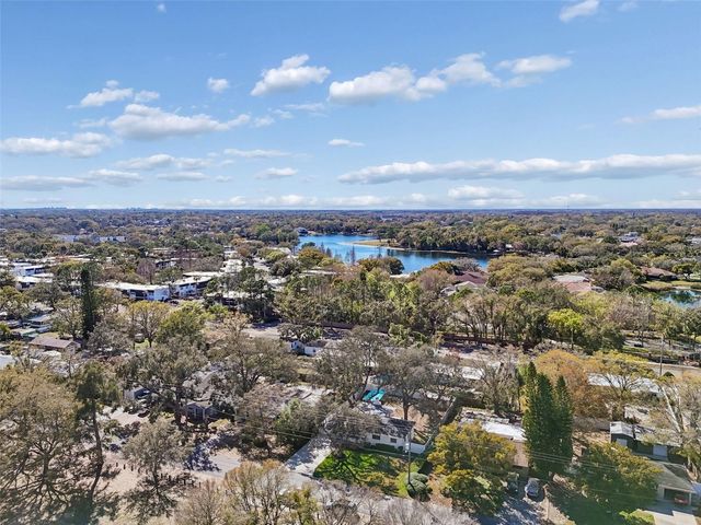 10224 N OAKLEAF AVENUE, Tampa, FL 33612