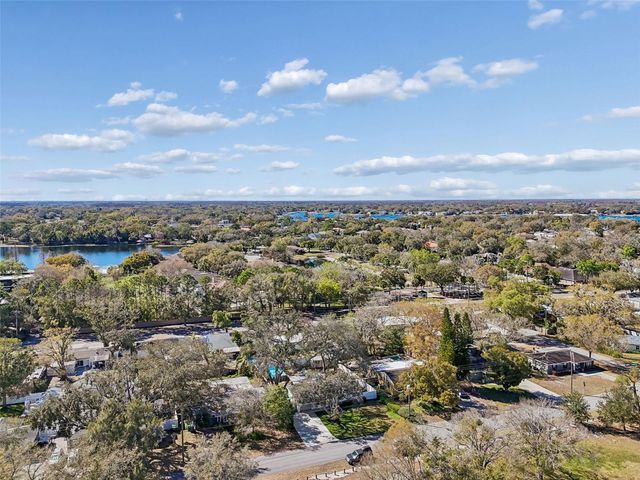 10224 N OAKLEAF AVENUE, Tampa, FL 33612