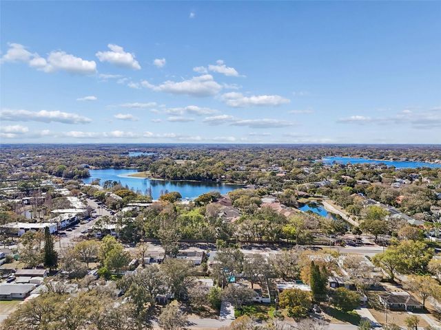 10224 N OAKLEAF AVENUE, Tampa, FL 33612