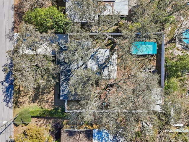 10224 N OAKLEAF AVENUE, Tampa, FL 33612