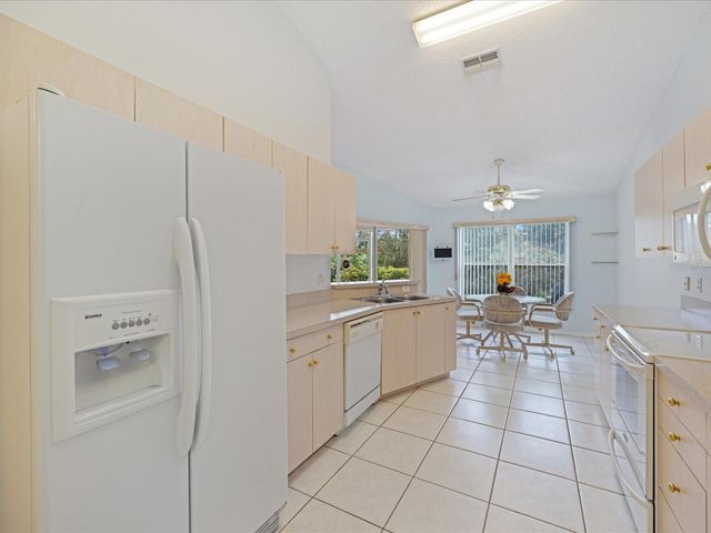 3014 PEPPERWOOD LANE W, Clearwater, FL 33761