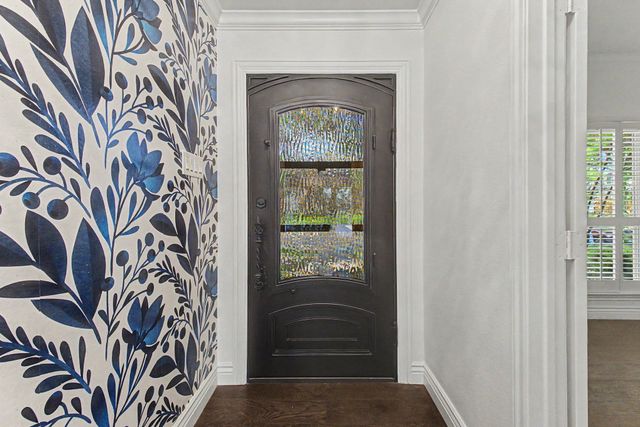 6812 Summer Meadow Lane, Dallas, TX 75252