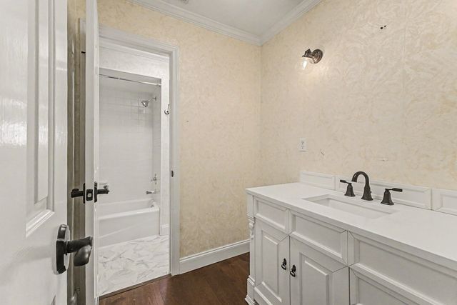 6812 Summer Meadow Lane, Dallas, TX 75252