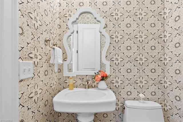 199 Country Club Drive, Greensboro, NC 27408