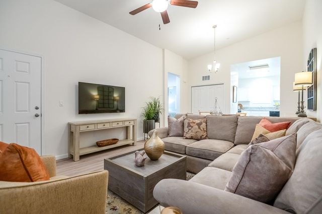 4122-4126 E Kaweah, Visalia, CA 93292