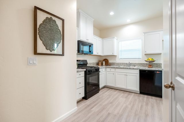 4122-4126 E Kaweah, Visalia, CA 93292