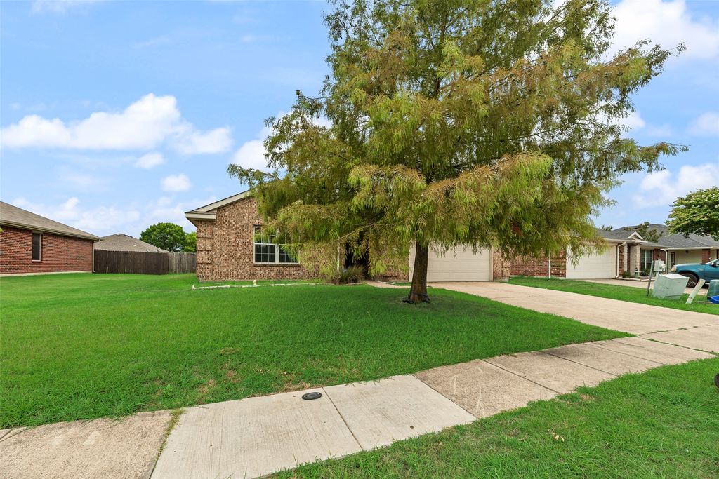 2701 Mockingbird Street, Royse City, TX 75189