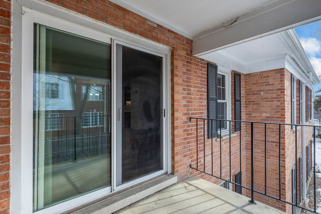 520 Shorely Drive 201, Barrington, IL 60010