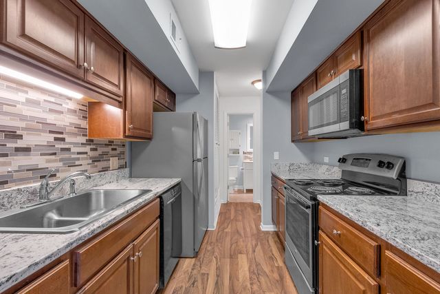 520 Shorely Drive 201, Barrington, IL 60010