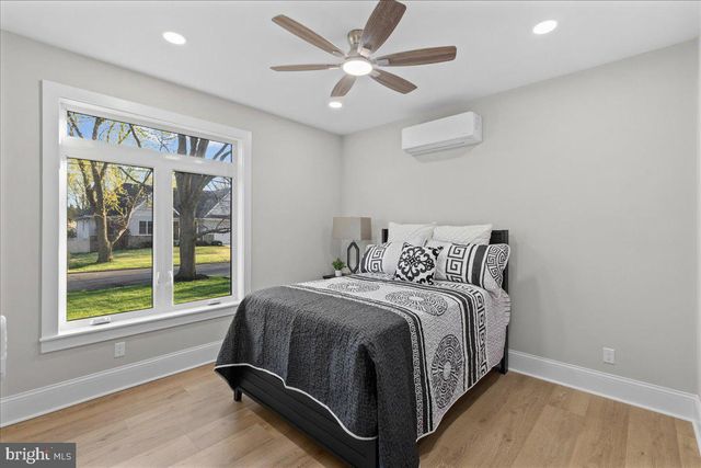 6 ECHO AVE, Moorestown, NJ 08057