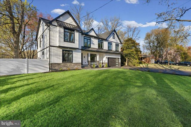 6 ECHO AVE, Moorestown, NJ 08057