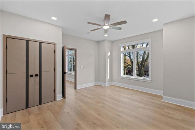 6 ECHO AVE, Moorestown, NJ 08057