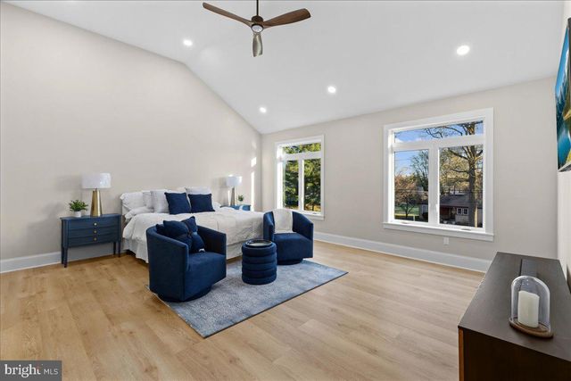 6 ECHO AVE, Moorestown, NJ 08057