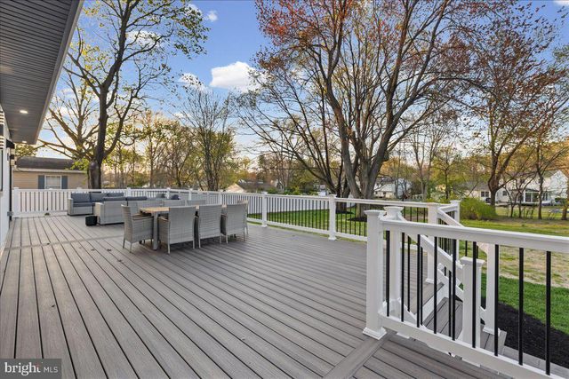 6 ECHO AVE, Moorestown, NJ 08057