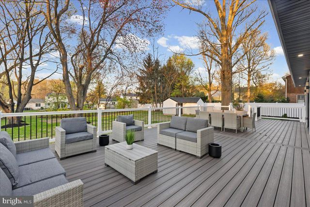 6 ECHO AVE, Moorestown, NJ 08057