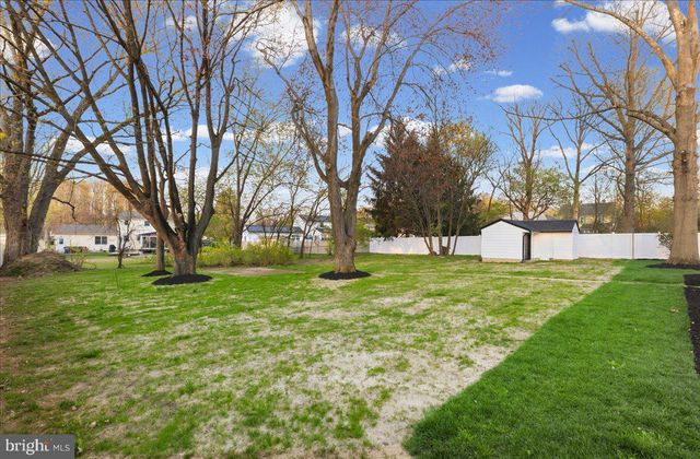6 ECHO AVE, Moorestown, NJ 08057